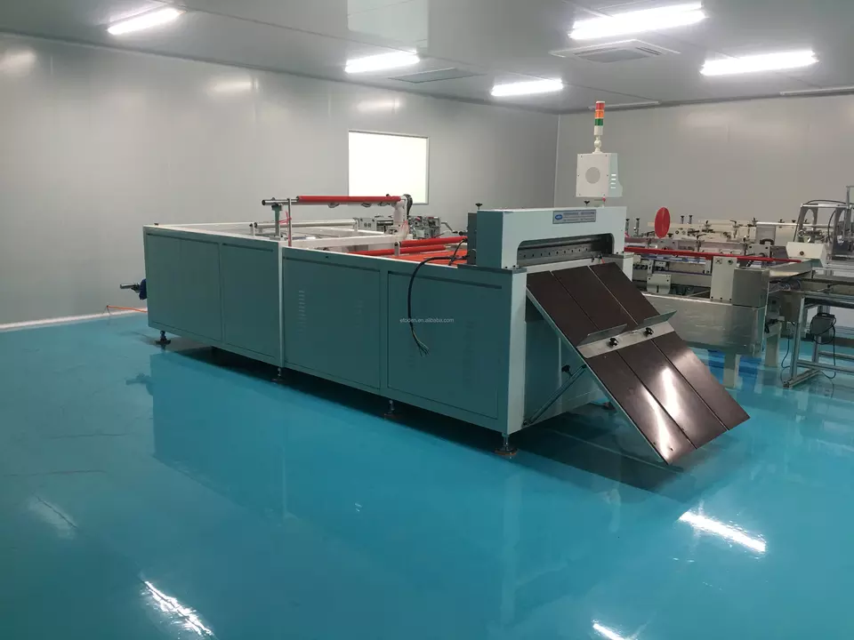 Máy cắt, làm phẳng tấm PVC, PET tốc độ cao