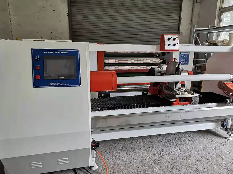 Máy cắt băng điện PVC dòng tự động