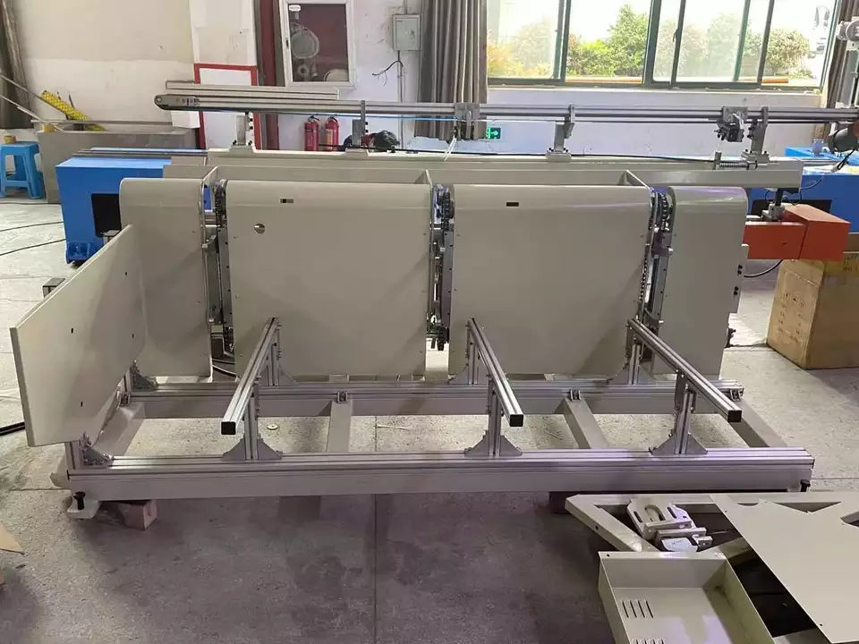 Máy cắt lõi ống giấy 3 trục điều khiển số tự động 