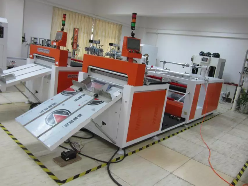 Máy cắt tấm PVC, PET tốc độ cao